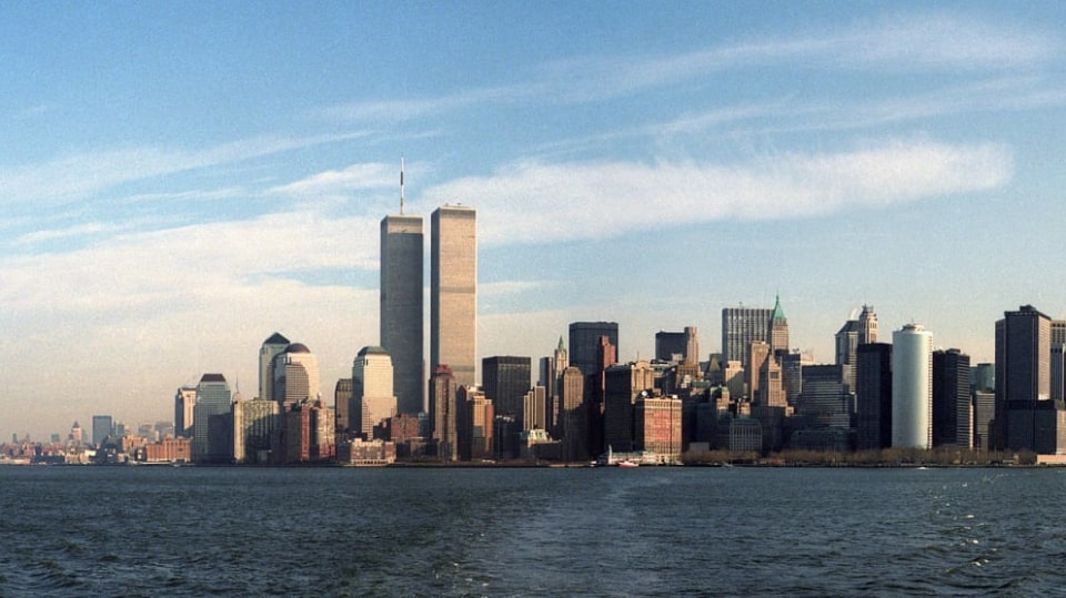Věže Světového obchodního centra v panoramatu Manhattanu